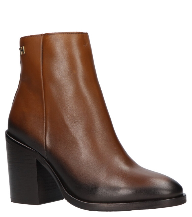 Tommy Hilfiger Tommy Hilfiger Enkellaars <span>FW0FW05164 GOW</span> GOW Pumpkin paradise Tommy Hilfiger Enkellaars <span>FW0FW05164 GOW</span> FW0FW05164 GOW cognac - www.bremmerschoenen.pro - Bremmer Schoenen