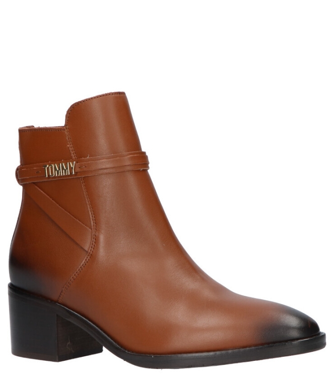 Tommy Hilfiger Tommy Hilfiger Enkellaars <span>FW0FW05196 GOW</span> GOW Pumpkin paradise Tommy Hilfiger Enkellaars <span>FW0FW05196 GOW</span> FW0FW05196 GOW cognac - www.bremmerschoenen.pro - Bremmer Schoenen
