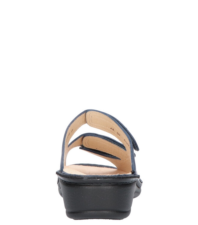 Finn Comfort Finn comfort Slipper <span>2501 001040 Pisa</span> 001040 Blau nappa Finn comfort Slipper <span>2501 001040 Pisa</span> 2501 001040 Pisa blauw - www.bremmerschoenen.pro - Bremmer Schoenen