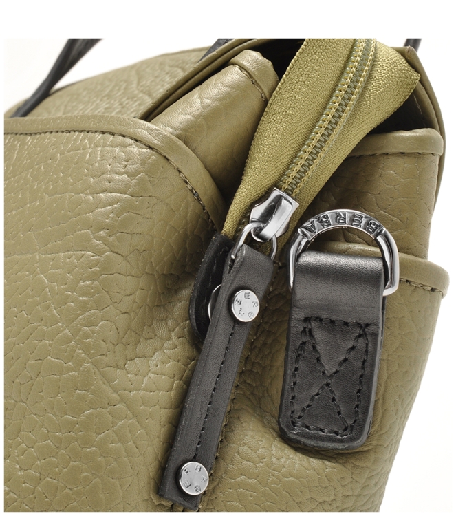 Berba Berba tas <span>125-199-49</span> Olive Berba tas <span>125-199-49</span> 125-199-49 groen - www.bremmerschoenen.pro - Bremmer Schoenen