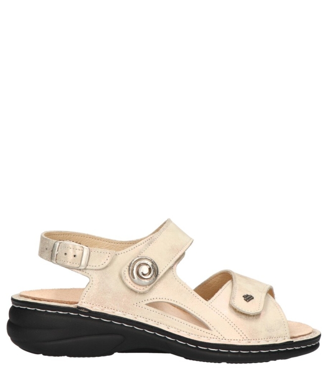 Finn Comfort Finn comfort sandaal <span>2627 769481 Denia</span> Champagne Finn comfort sandaal <span>2627 769481 Denia</span> 2627 769481 Denia beige - www.bremmerschoenen.pro - Bremmer Schoenen