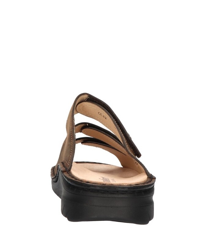 Finn Comfort Finn comfort slipper <span>1455 322500 Mataro</span> Barrel Finn comfort slipper <span>1455 322500 Mataro</span> 1455 322500 Mataro bruin - www.bremmerschoenen.pro - Bremmer Schoenen