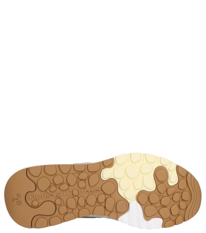 Floris van Bommel Floris van Bommel sneaker <span>SFW-10164 34-01 Treni 02.00</span> 34-01 Taupe Floris van Bommel sneaker <span>SFW-10164 34-01 Treni 02.00</span> SFW-10164 34-01 Treni 02.00 beige - www.bremmerschoenen.pro - Bremmer Schoenen