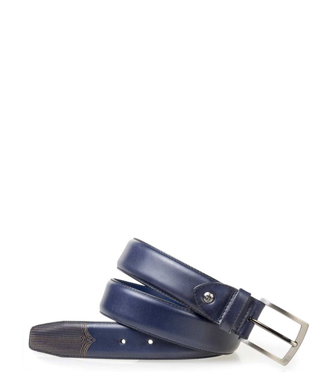 Floris van Bommel Floris van Bommel geklede schoen <span>de Stapper 06-01 SFM-30144 41-01 / 18082/01</span> D. blue calf 885 Floris van Bommel geklede schoen <span>de Stapper 06-01 SFM-30144 41-01 / 18082/01</span> de Stapper 06-01 SFM-30144 41-01 / 18082/01 blauw - www.bremmerschoenen.pro - Bremmer Schoenen